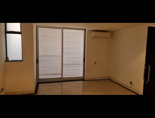 1 BEDROOM APARTMENT FOR SALE IN UMHLANGA RIDGE